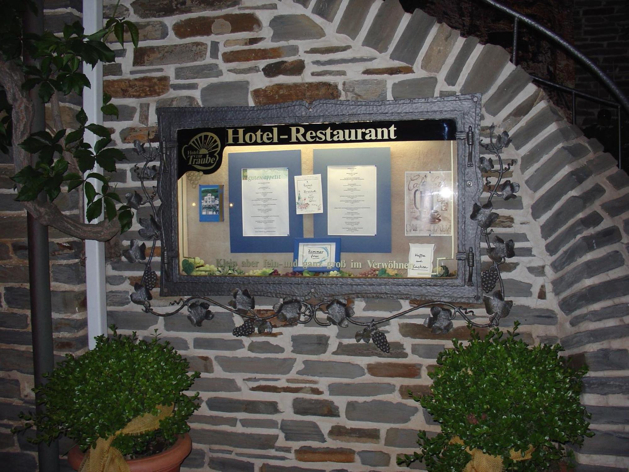 Hotel Zur Traube Uerzig Exterior photo