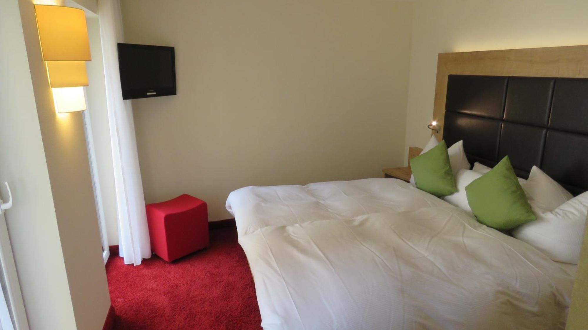 Hotel Zur Traube Uerzig Room photo