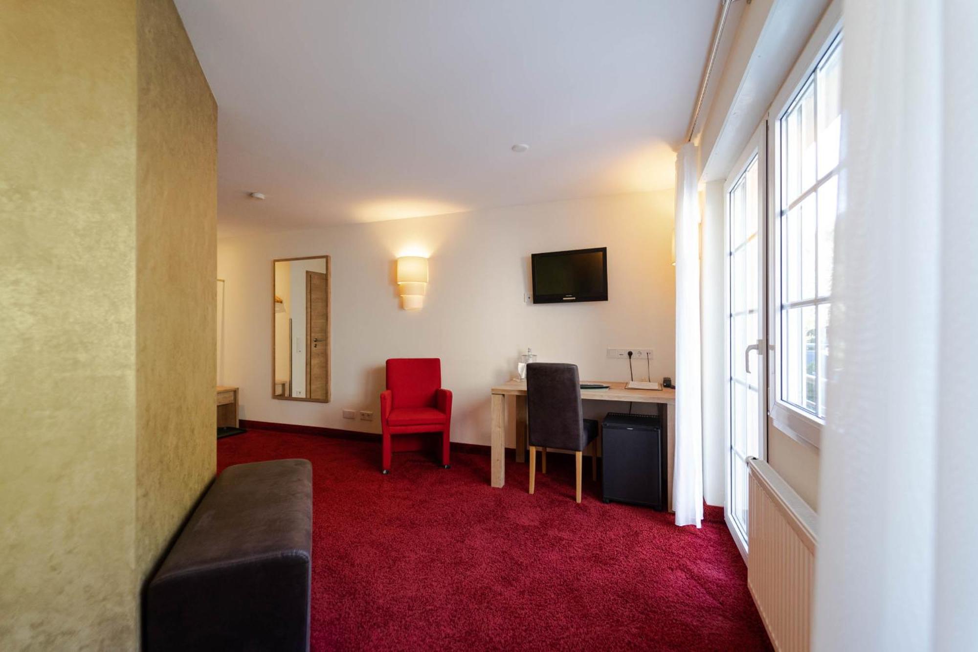 Hotel Zur Traube Uerzig Room photo